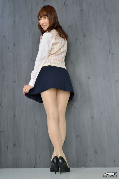 张馨予豪宅：装修低调奢华，书房彰显个性，过上惬意的生活-意甲赛程